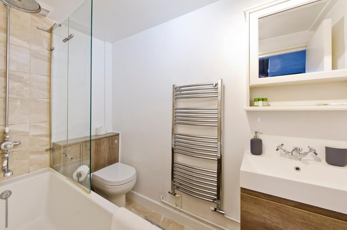 Charming 2-Bed Apt Near Buckingham Palace London Exterior foto